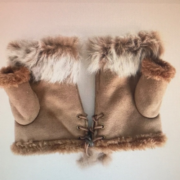 Accessories - Fingerless Fur Gloves